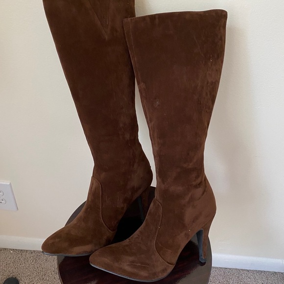 Boots - Picture 4 of 4